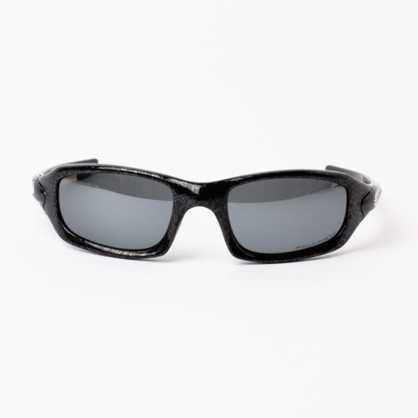 OAKLEY