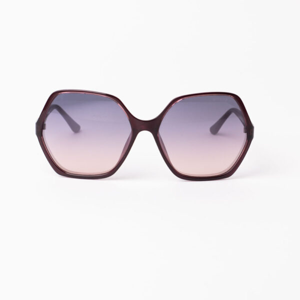 Guess 7747